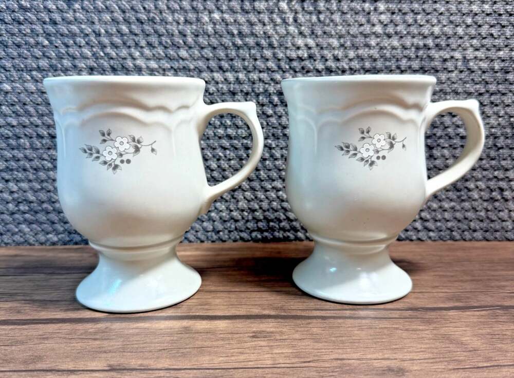 Pfaltzgraff Heirloom Set of 2 Pedestal Footed Tall Coffee Mugs